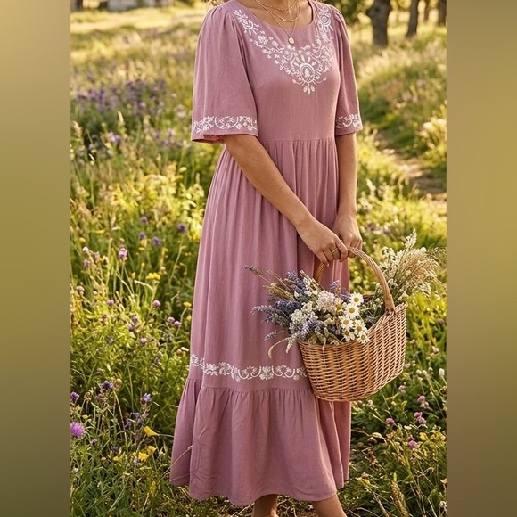 in loom Dresses & Skirts - NWT Elegant Embroidered Mauve Maxi Dress